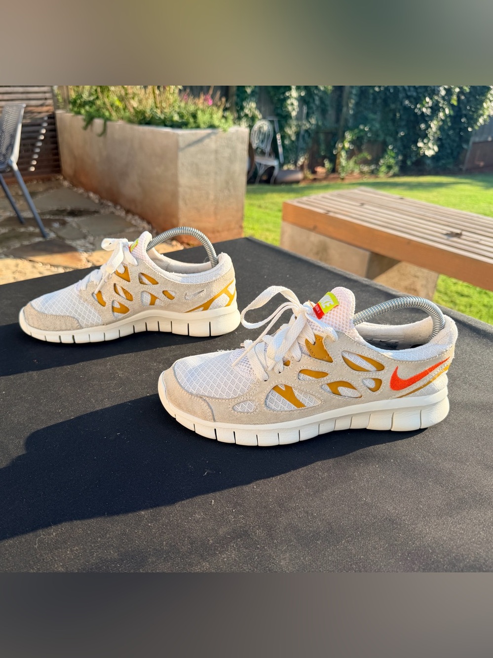 Nike Free Run 2 DM8915-102 Summit White/Goldtone/Rush Orange Mesh Low Top